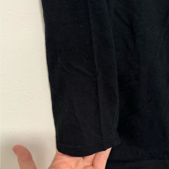 Elegant Black V-Neck Long Sleeve Shirt - Picture 5 of 8